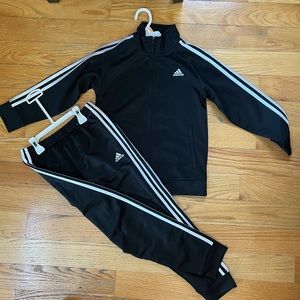 NEW NEW ⭐️⭐️⭐️Adidas two piece set for boys size 7